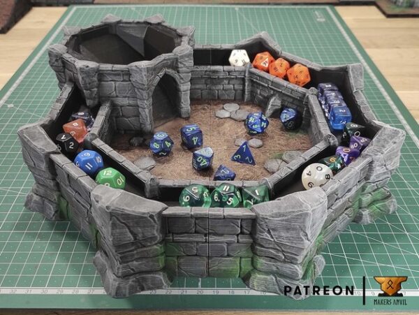 featured_preview_Makers_Anvil_-_Dice_Arena_-_Photo_02 Torre y bandeja de dados · catálogo 2